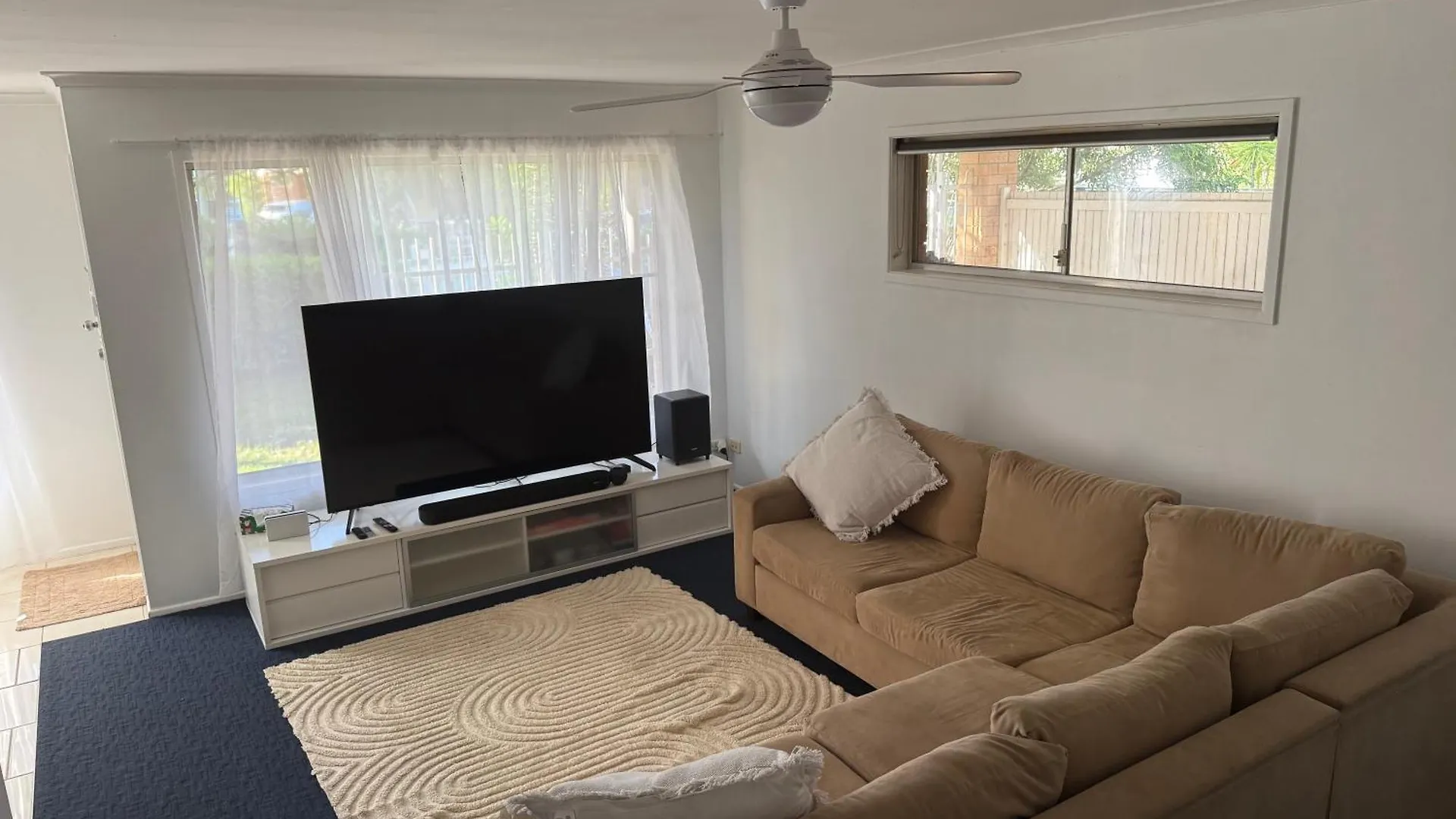 Contatos de Bedroom In Surfers Chevron Island